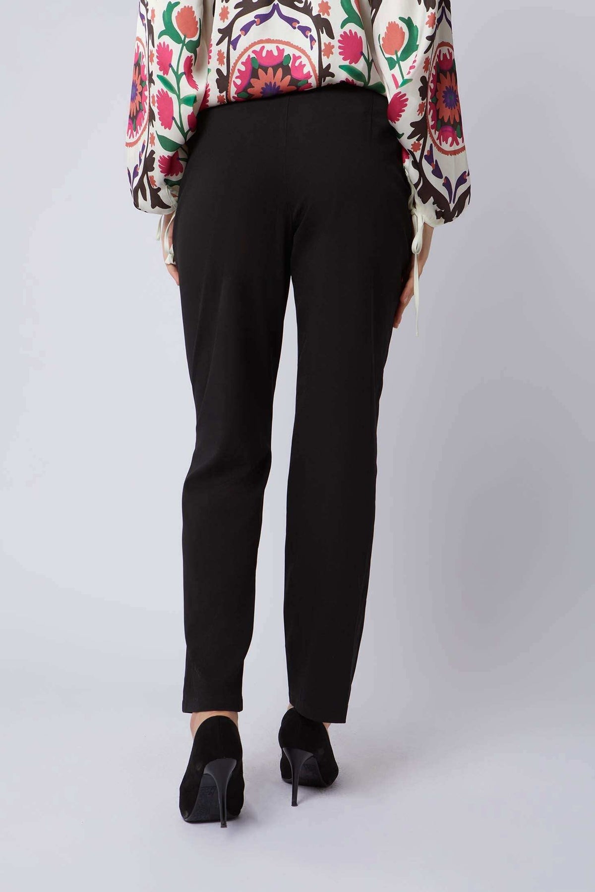 Women Regular Fit Pant - Black