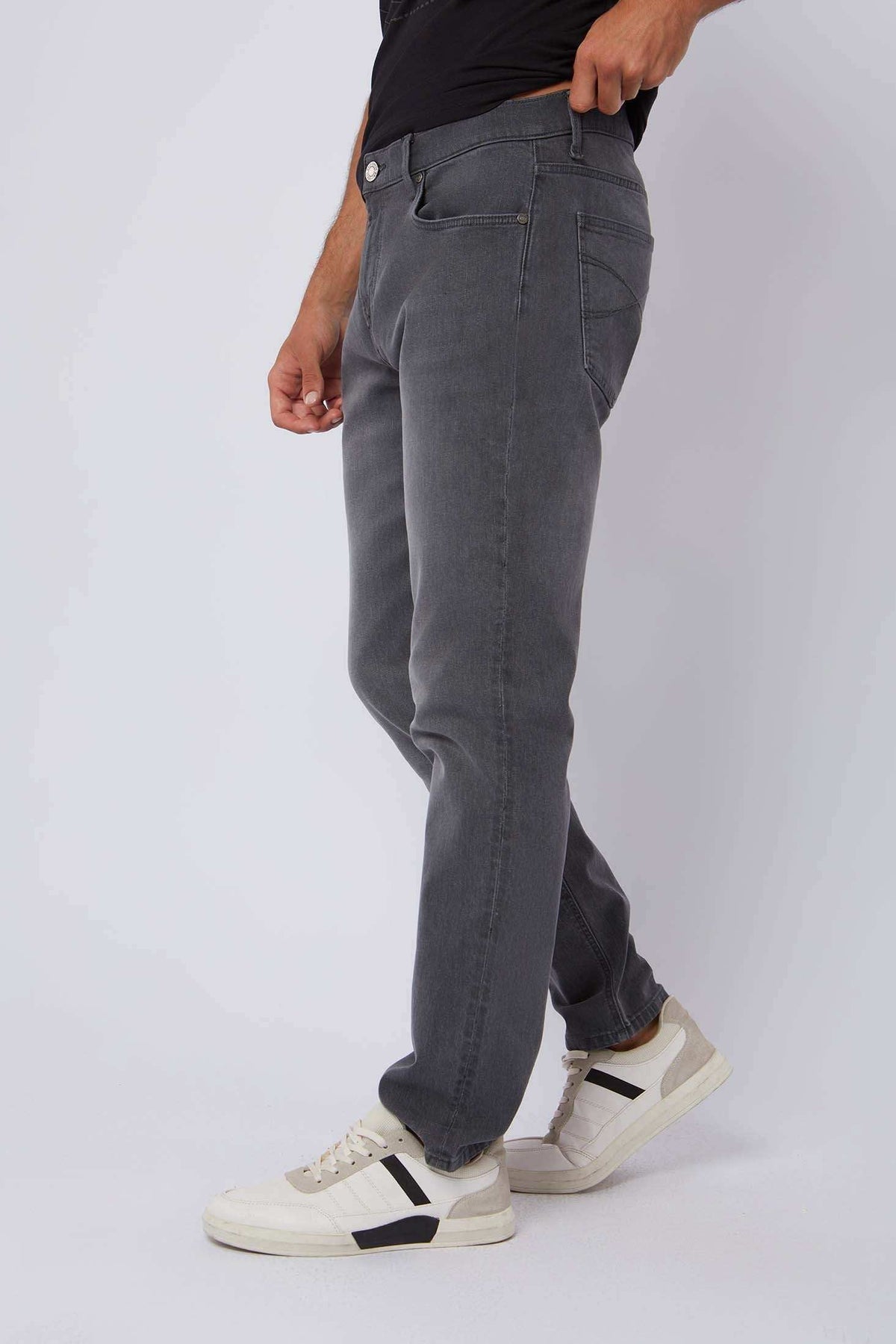 Dalydress men's straight fit grey jeans with casual white sneakers