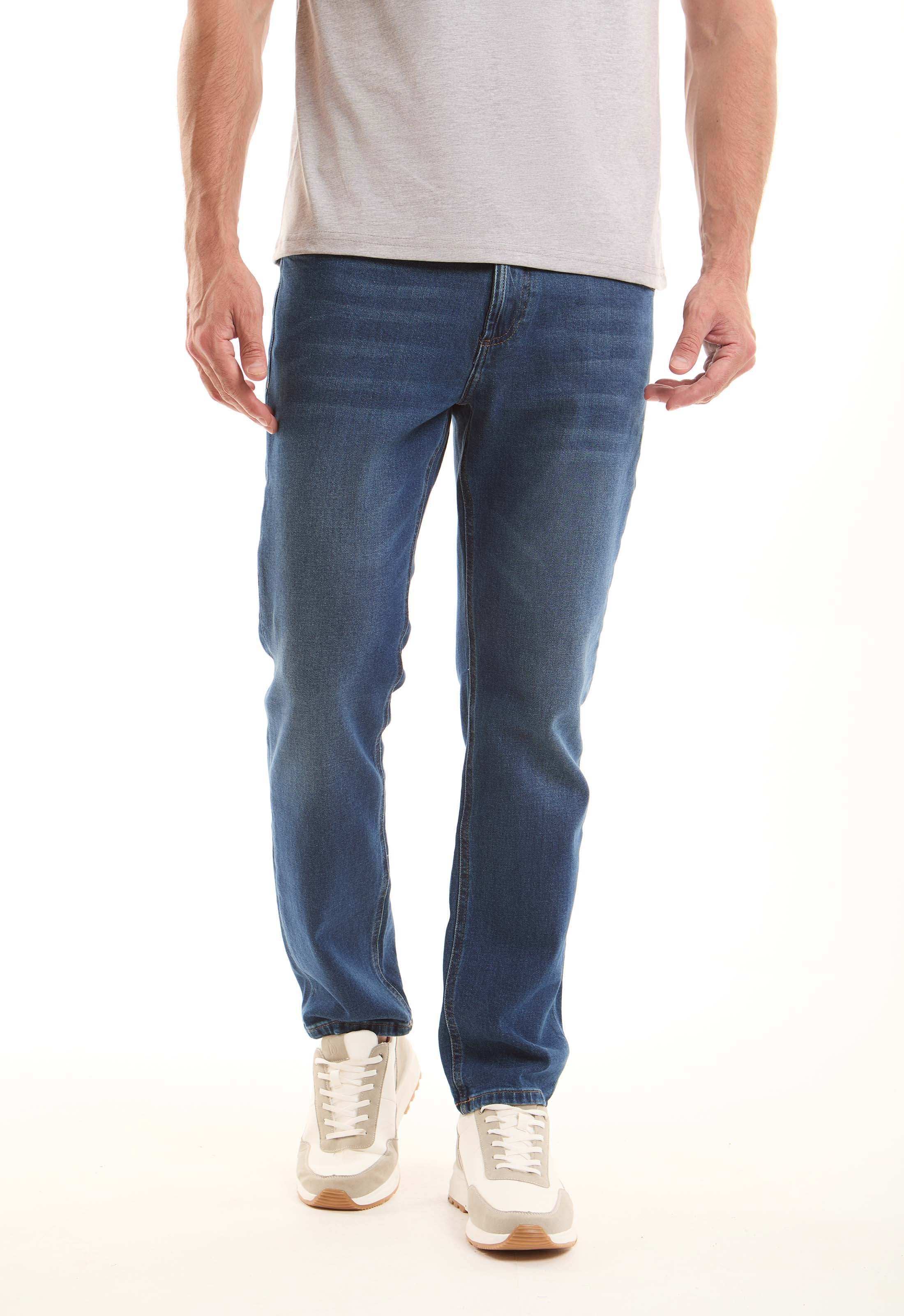 جينز أزرق بقصة Slim Fit