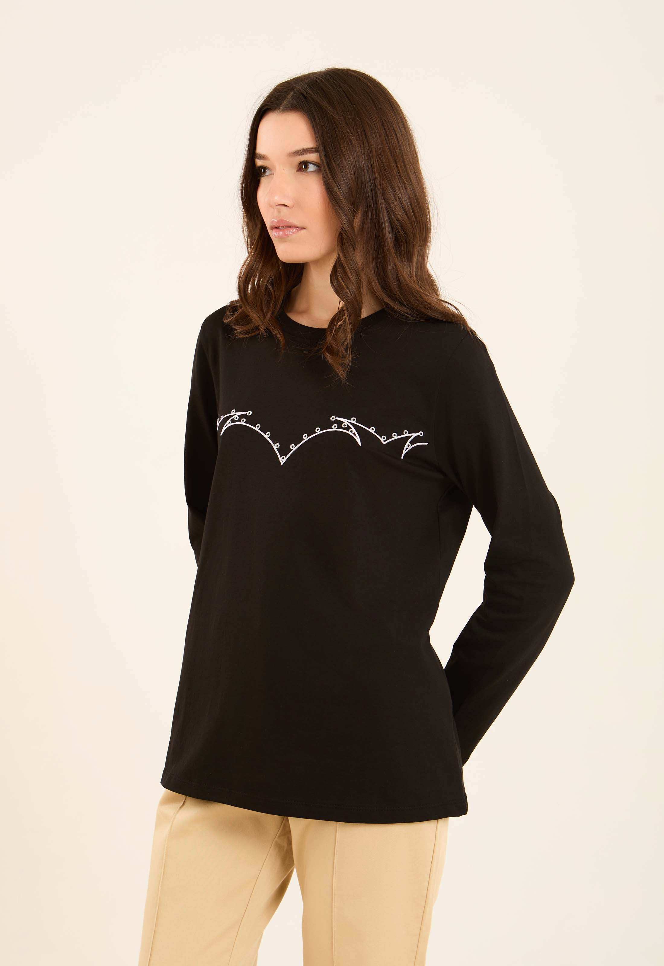 Front Stitches Long Sleeves Tee