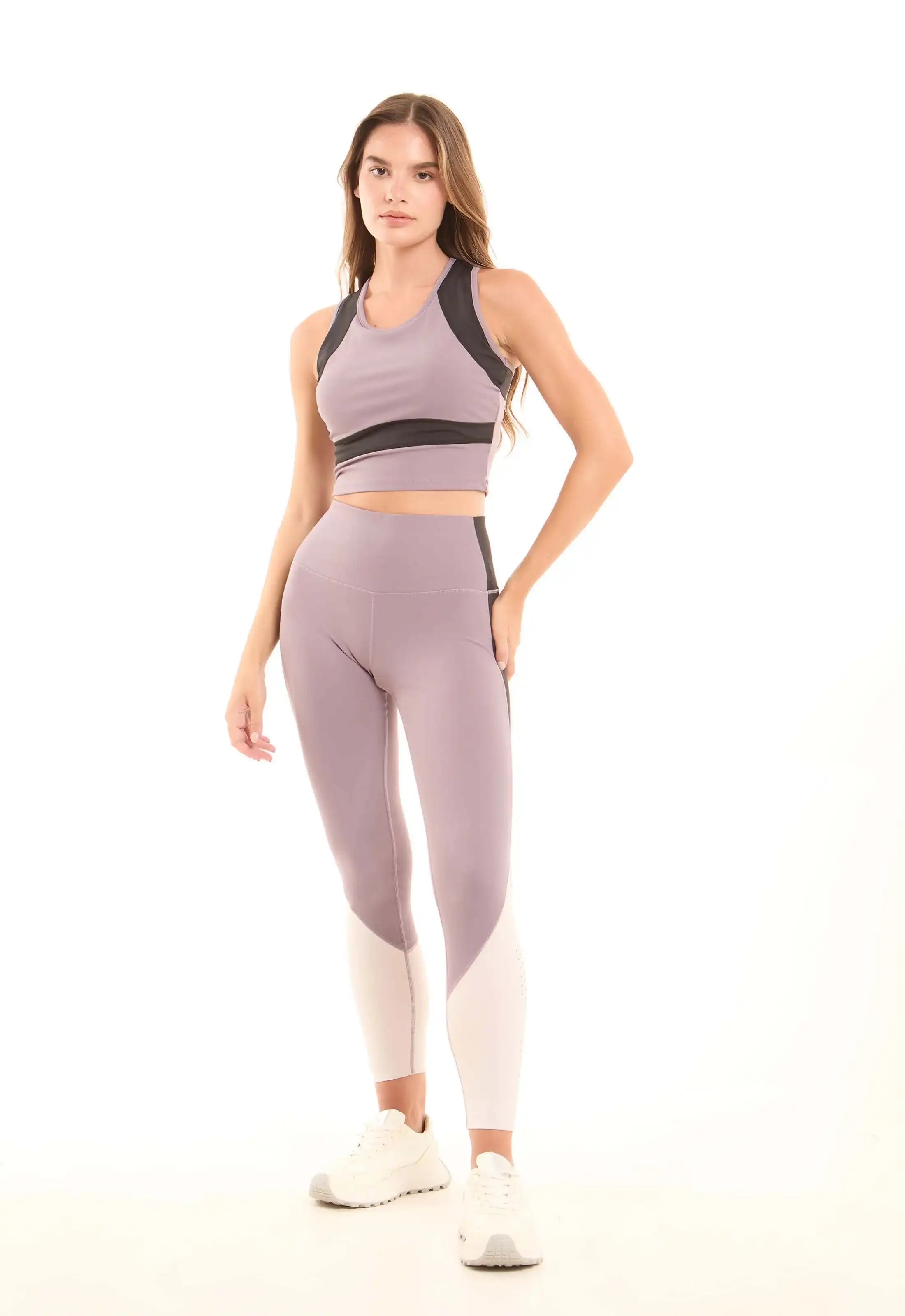 Sporty Cropped Bra Top Featuring Contrast Panels