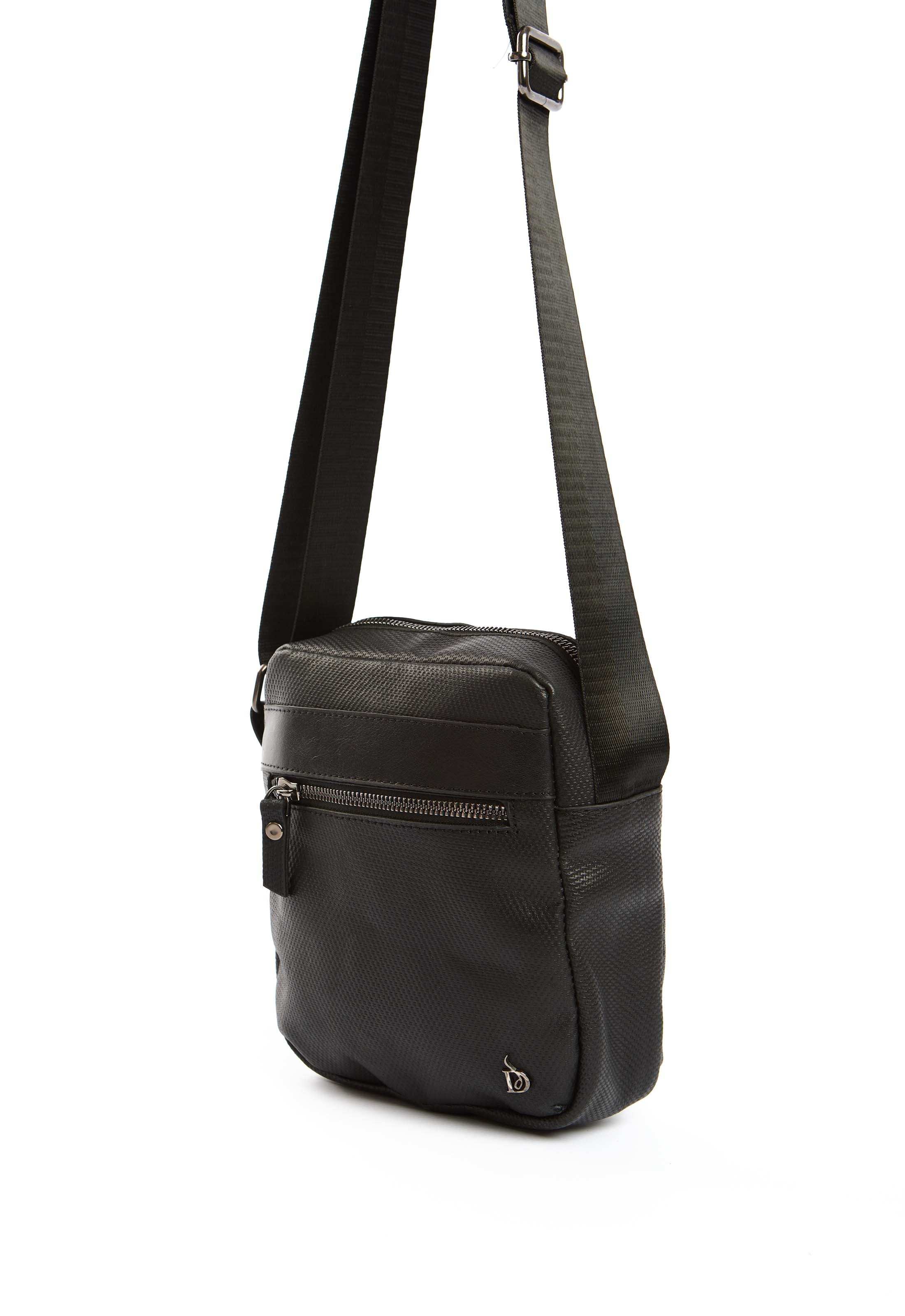 Textured Leather Zipped Crossbody Bag
