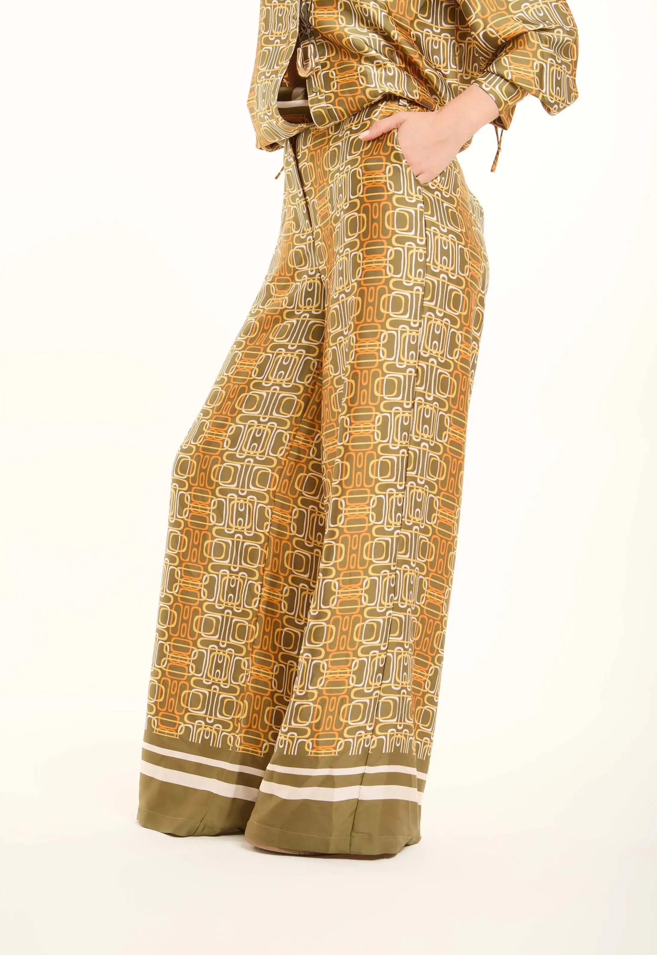 Printed Wide-Leg Pants with Flowing Silhouette